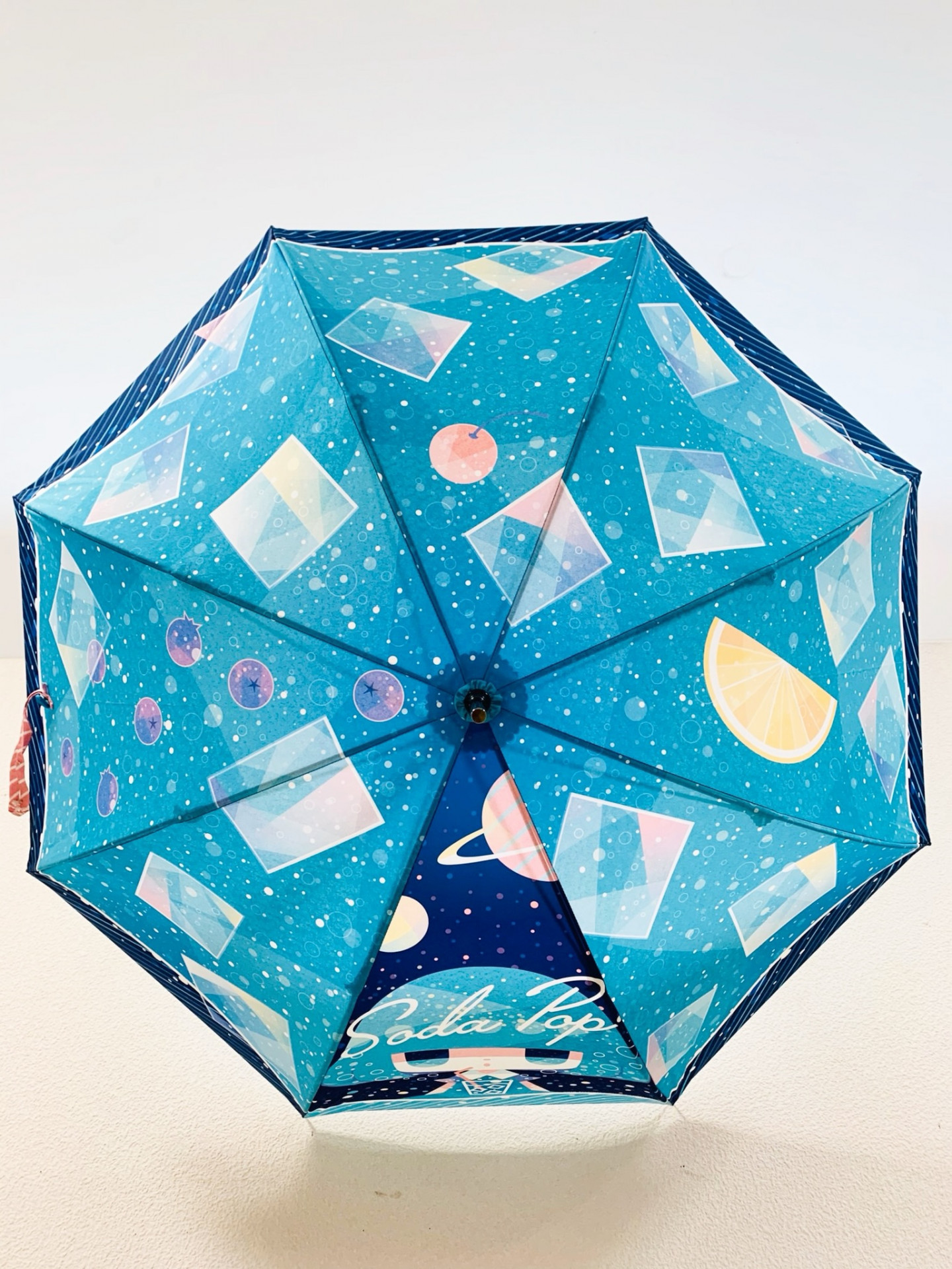 世界に一つだけのオリジナリティーあふれる着物傘やアート傘