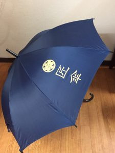 着物傘だけでなくロゴや名前の入った名入れ傘を制作
