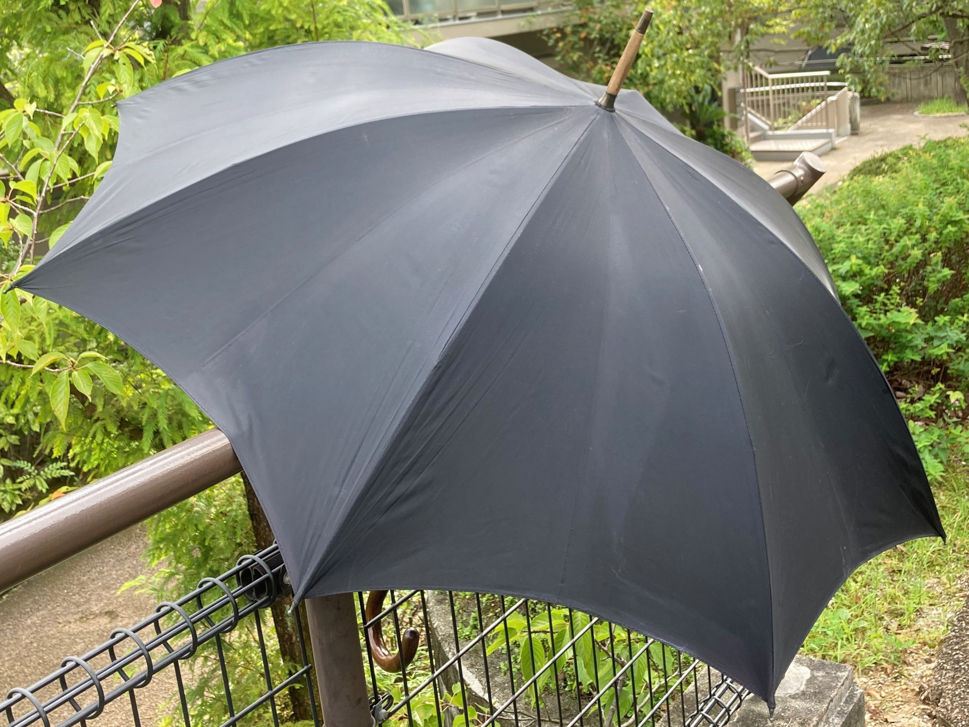 イギリスでの思い出の傘...メールにて感謝のお言葉と経過【傘修理】