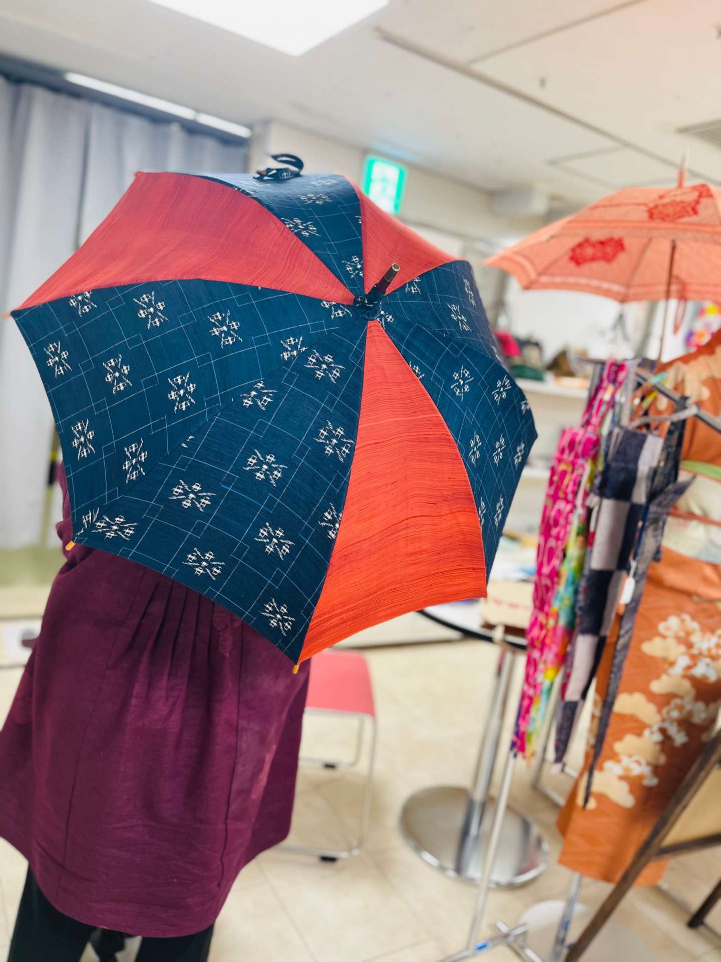 福岡　お客様が傘を持ってこられました。
