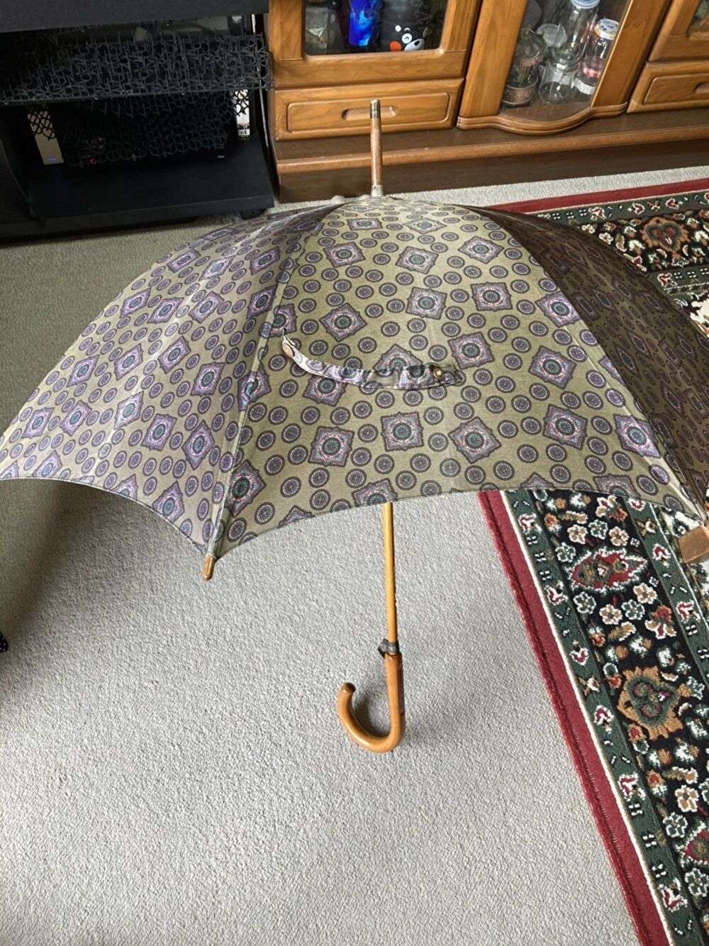 10年前の傘、雨が待ち遠しくなる傘に？　傘の修理店